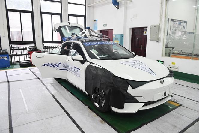 實(shí)訓(xùn)新裝備亮相汽車(chē)工程學(xué)院│引進(jìn)智能網(wǎng)聯(lián)實(shí)訓(xùn)系統(tǒng)助力汽車(chē)智能技術(shù)